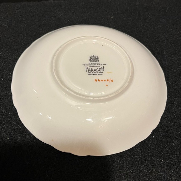 PARAGON Saucer with Floral Rose Center with Cobalt and Gold Trim, saucer only - Picture 8 of 9